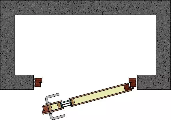 Widok na drzwi zewnętrzne otwierane na zewnątrz - prawe