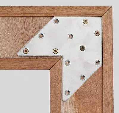 Tylna strona płaskich opasek drzwi zewnętrznych