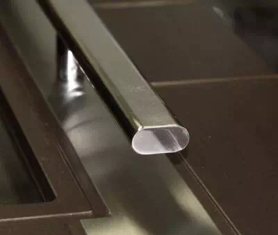 Pochwyt rurowy - antaba owalna o wymiarch przekroju 20 x 40 mm - wykończenie poler/szlif