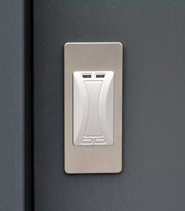 Widok czytnika bluetooth do zamontowanego w skrzydle.