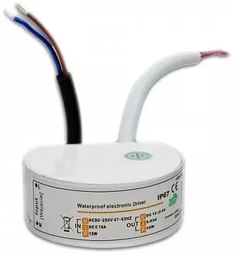 Hermetyczny zasilcz pradu stałego 12V przeznaczony za zabudowy w ściennej puszcze elktrycznej